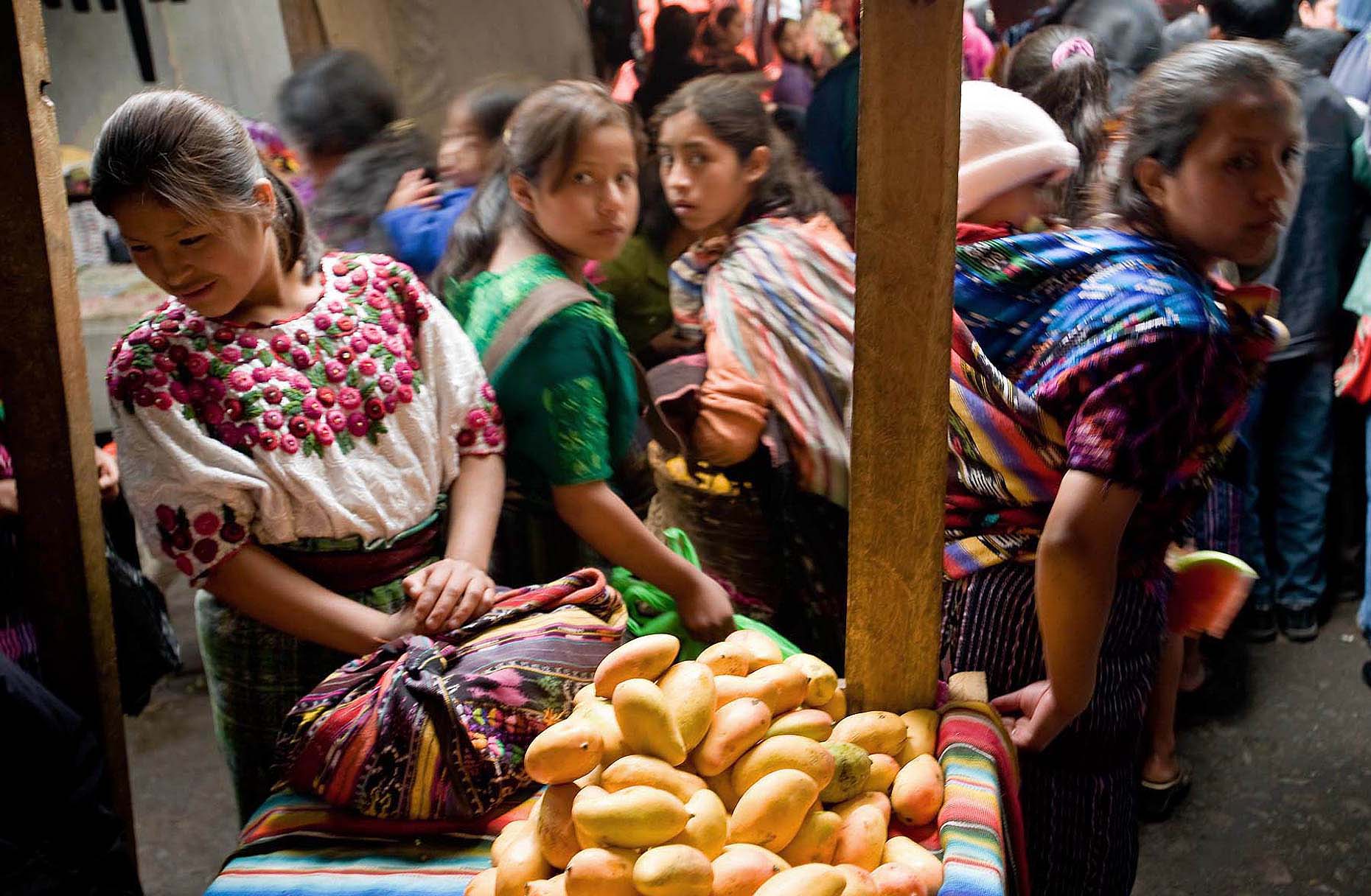 Chichicastenango-market-traditional-travel-guatemala-09