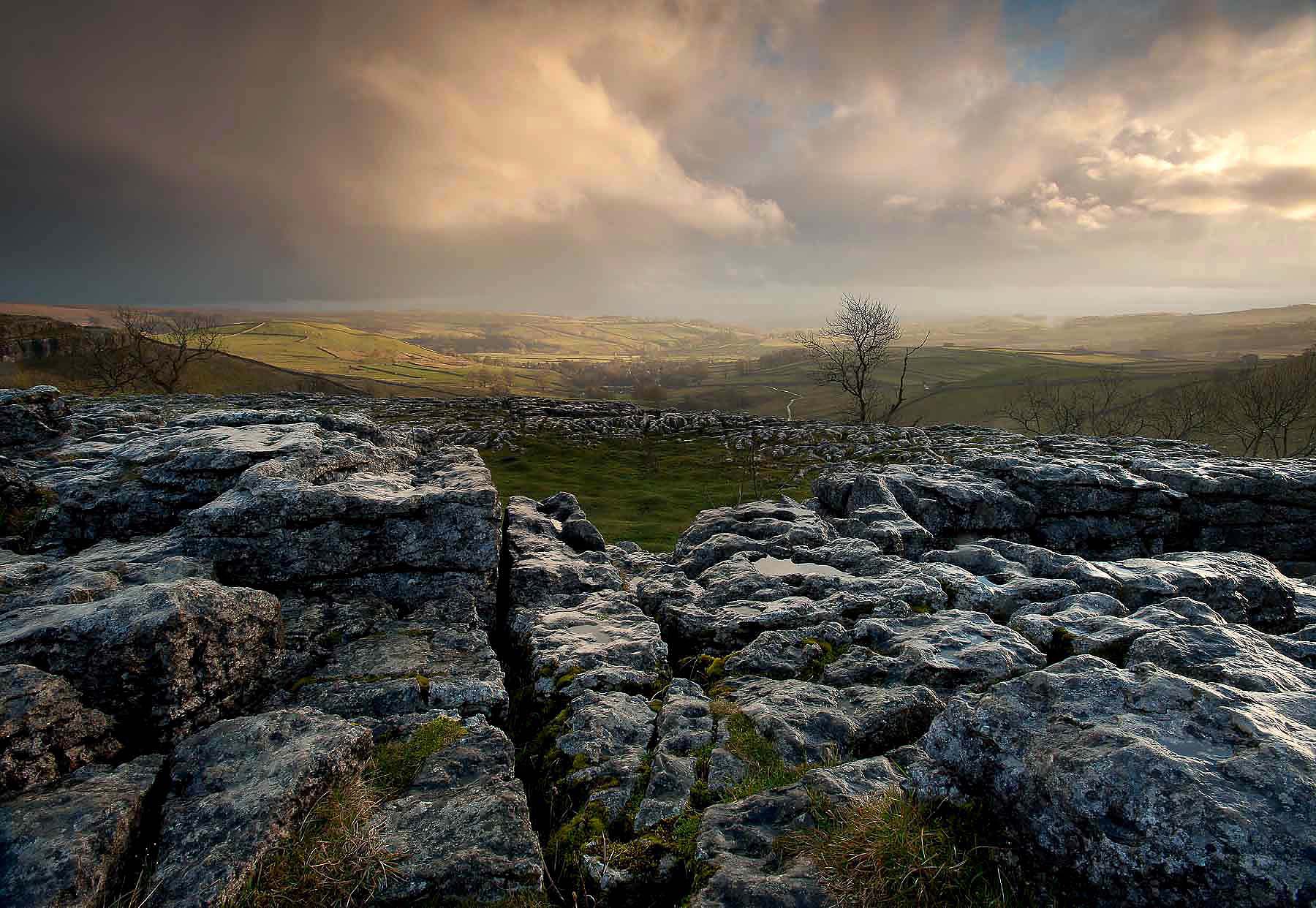 Malham-Cove-Yorkshire-Dales-National-Park-UK-Landscape