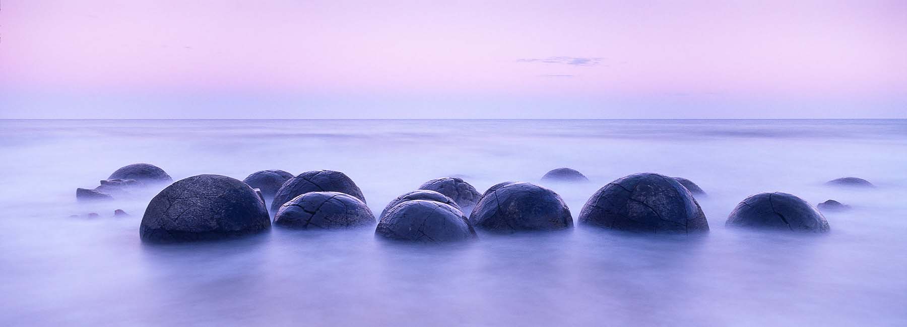 Moeraki-Boulders-Dawn-New-Zealand-Panoramic-Landscape-Photography