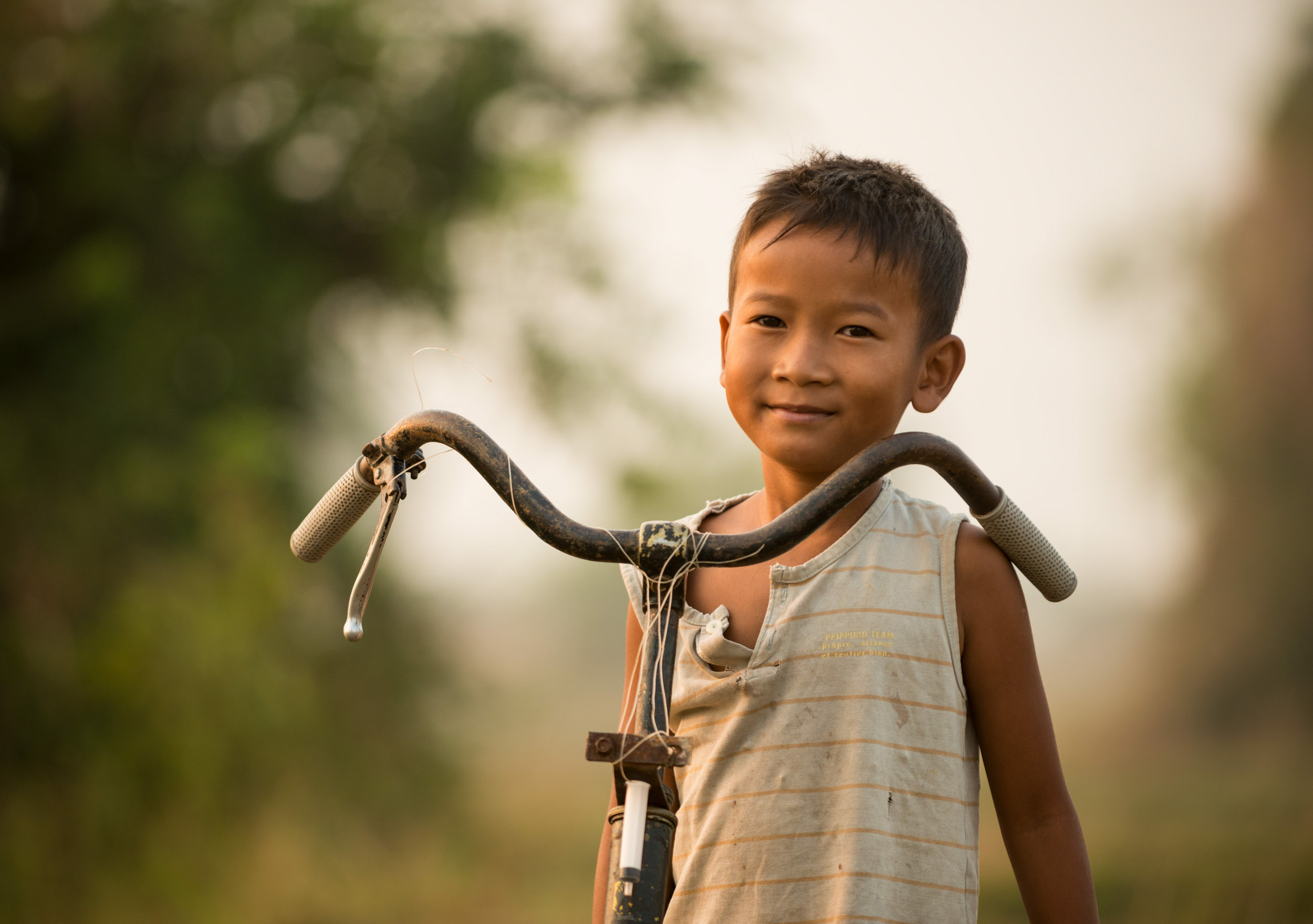 boy-portrait-kep-cambodia-asia-bicycle
