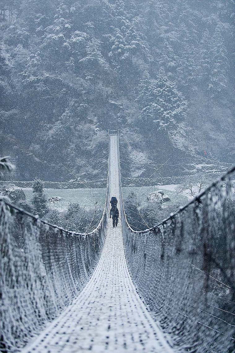 bridge-trek-dudh-kosi-valley-solo-khumbu-everest-himalaya-nepal-18