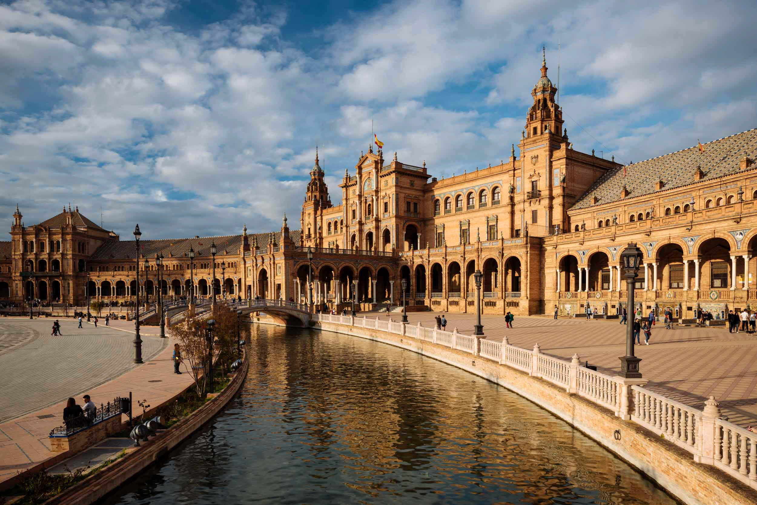 exterior-view-classical-architecture-plaza-de-espana-sevilla-andalucia-spain