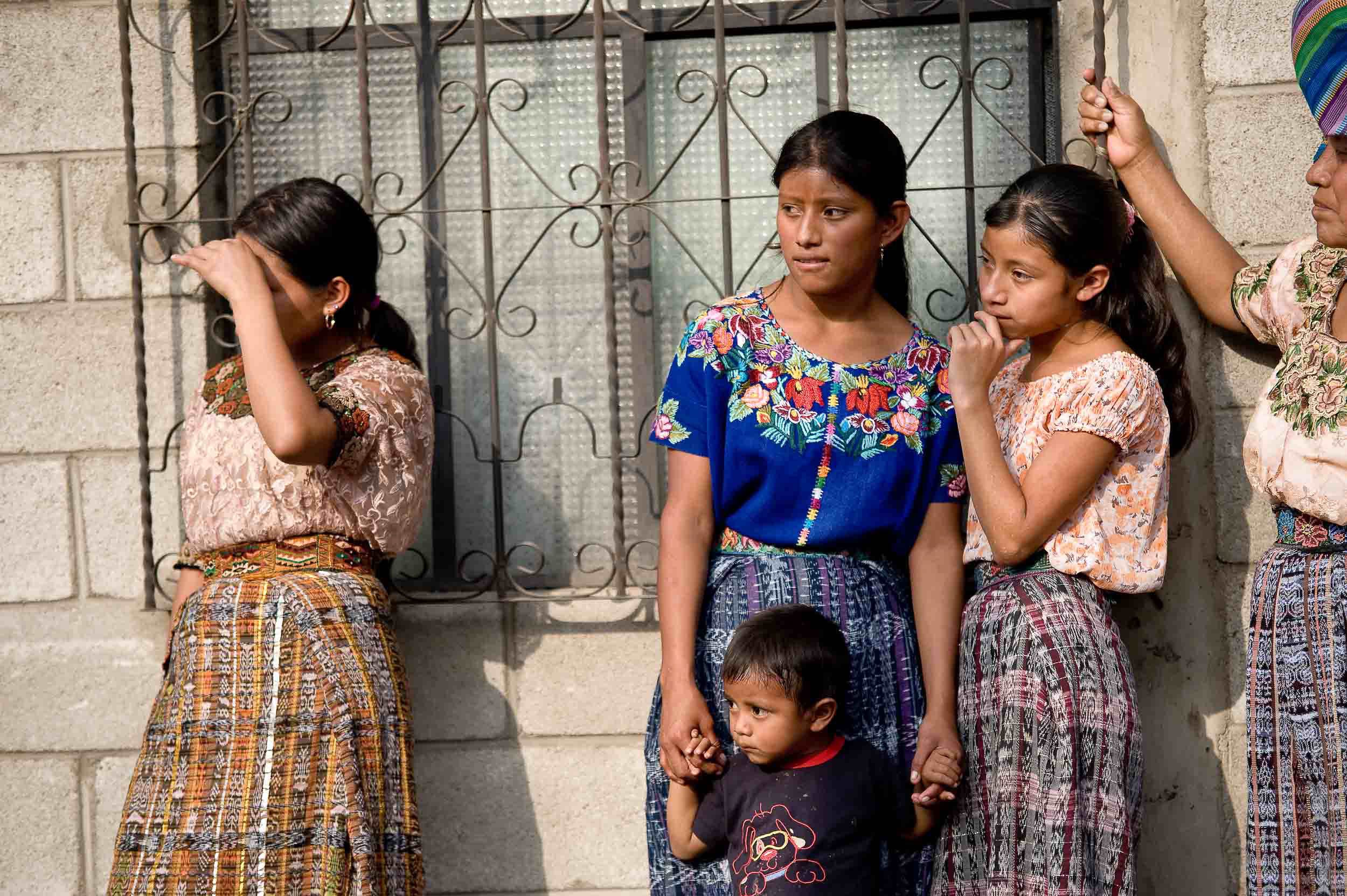 girls-tradition-san-antonio-antigua-guatemala-central-american-culture