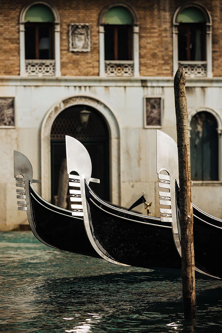 gondolas-boat-vessel-water-canal-venice