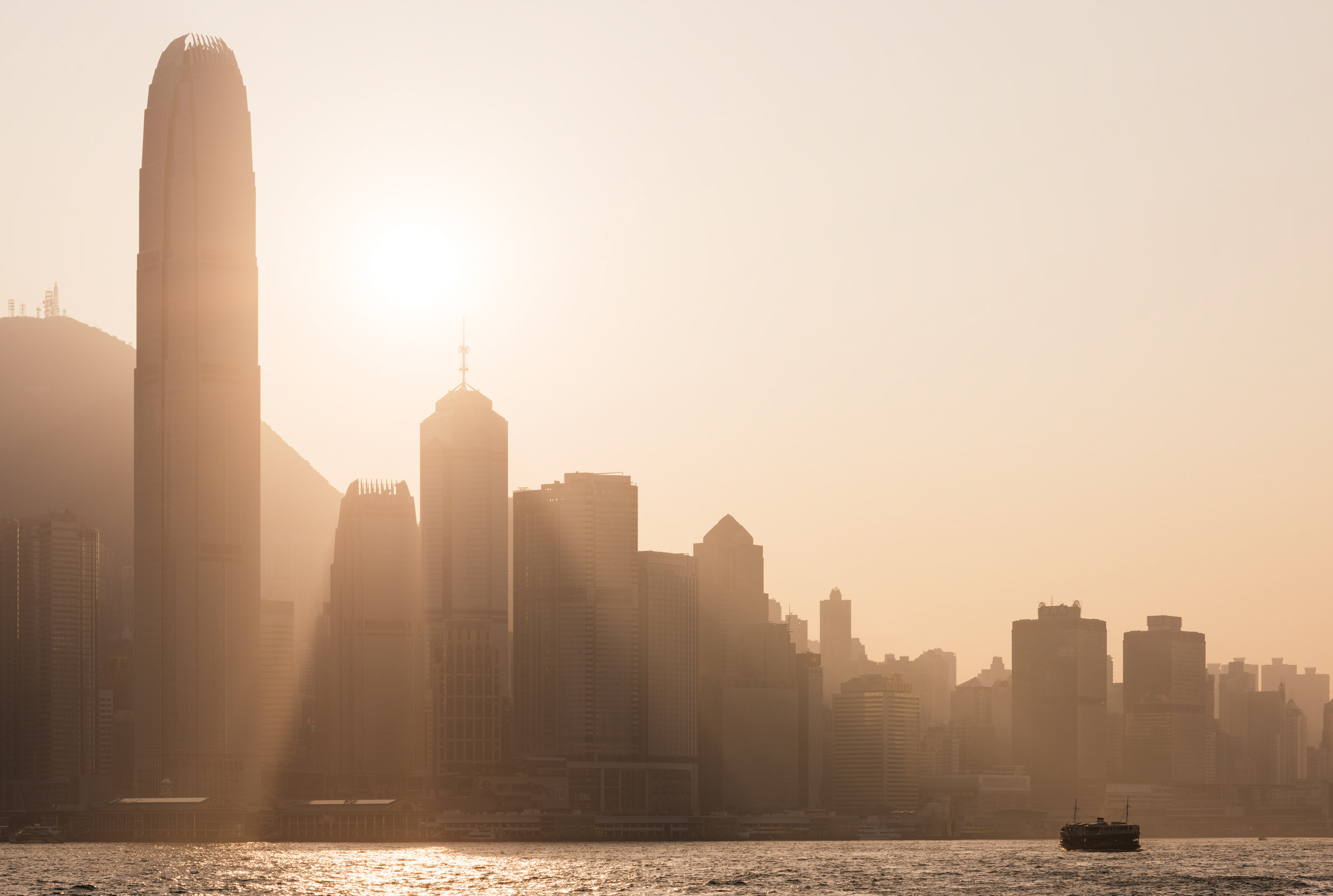 ifc-building-architecture-skyline-horizon-high-rise-hong-kong-china