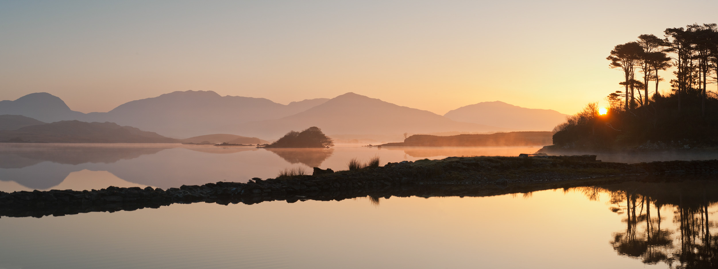 lake-still-dawn-sunrise-landscape-photographer-connemara-ireland-panoramic