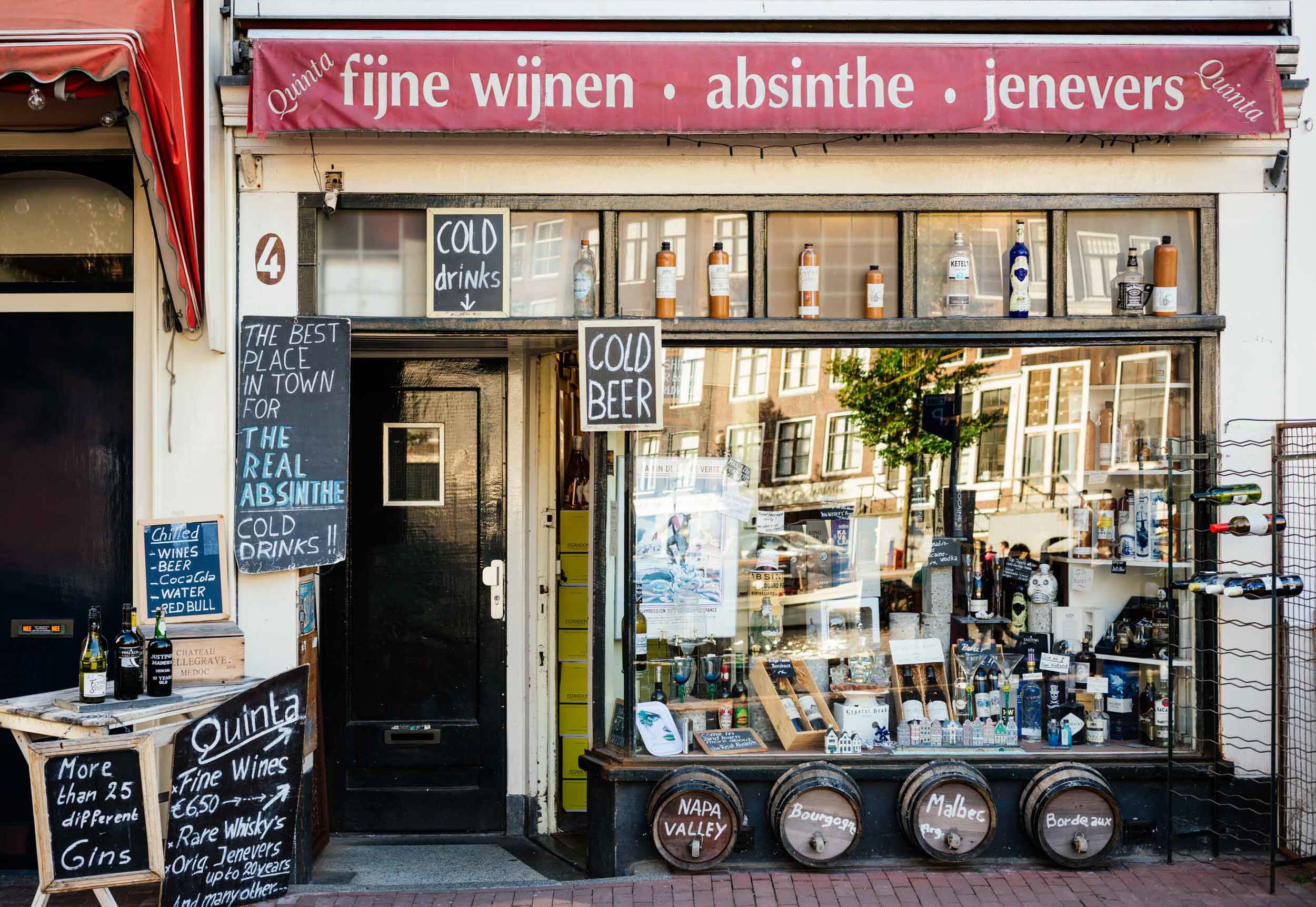 liquor-shop-facade-absinthe-drink-amsterdam-netherlands-holland