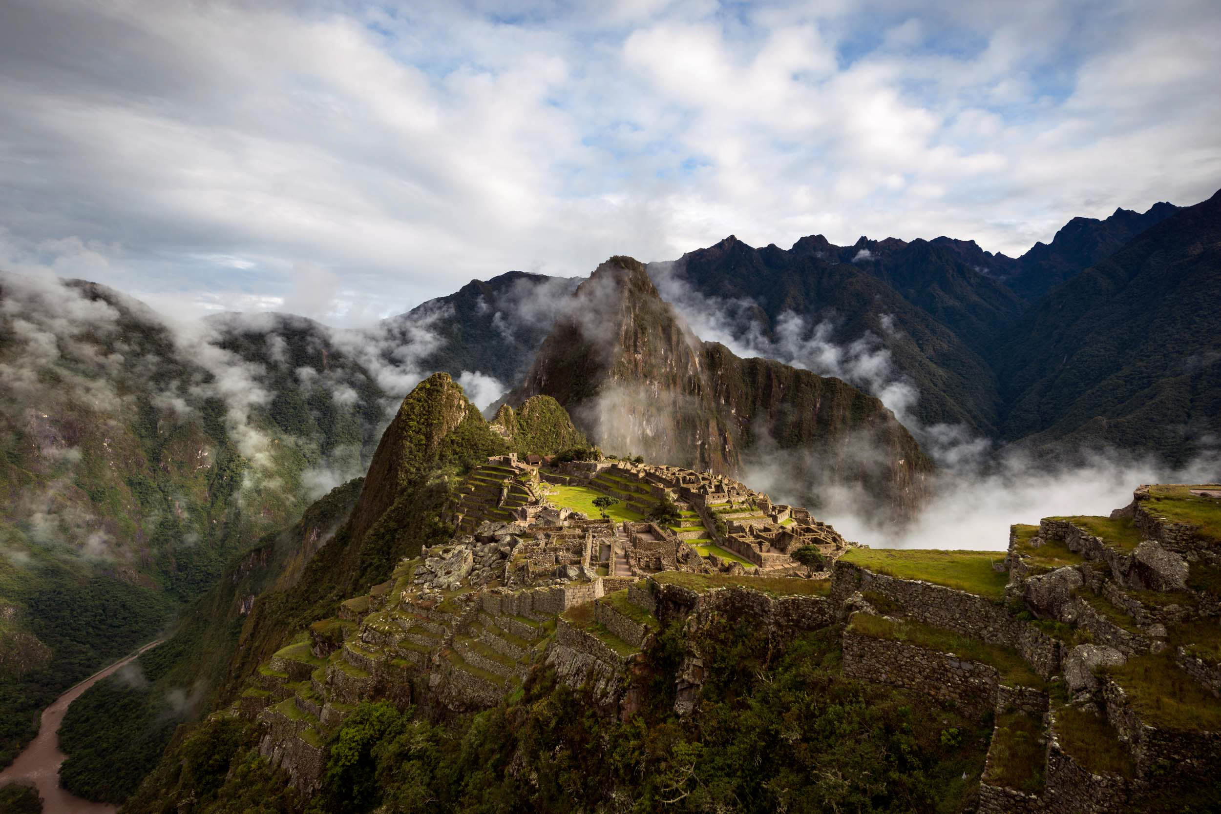 machu-picchu-sacred-valley-peru-south-america-latin-travel-destination