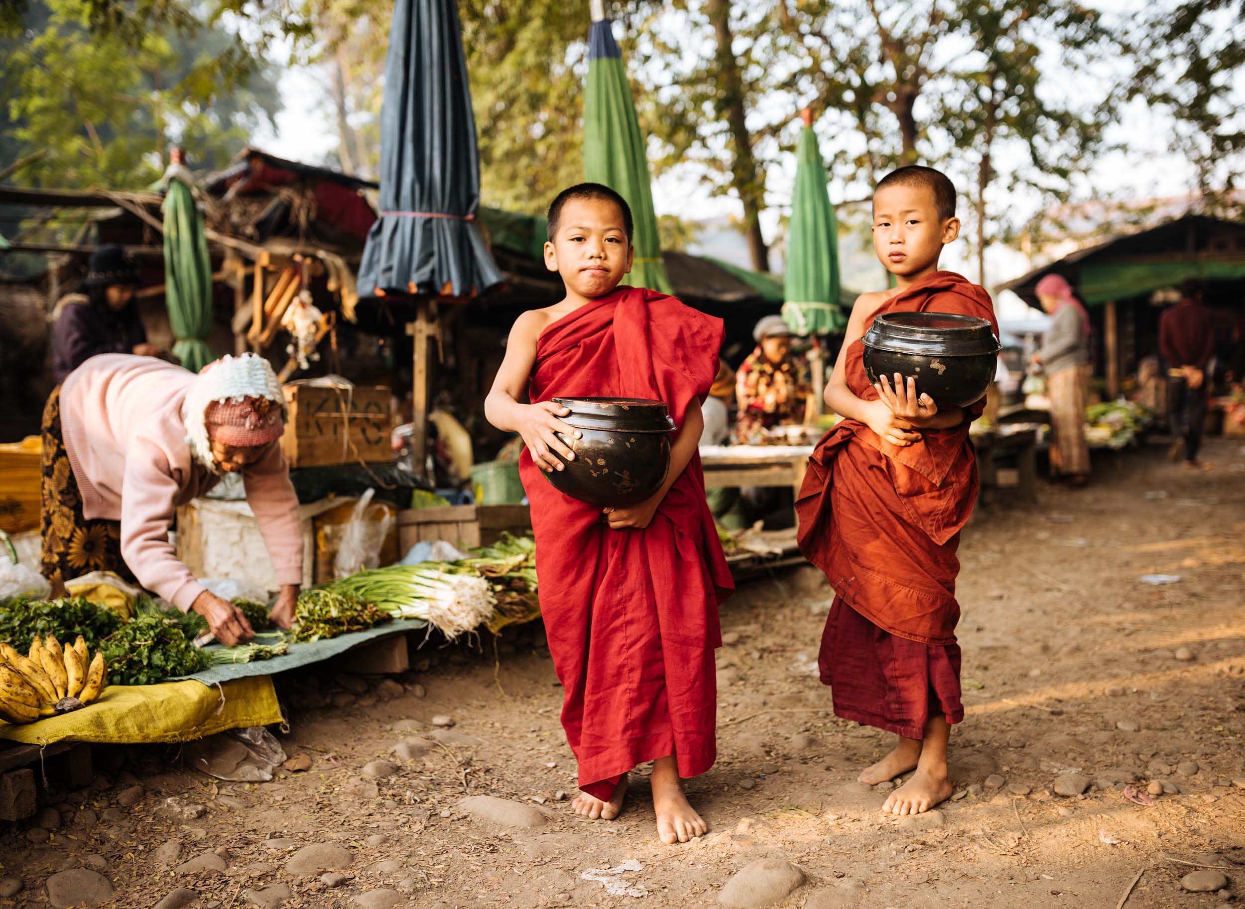 monks-collecting-alms-market-food-hsipaw-myanmar-asian