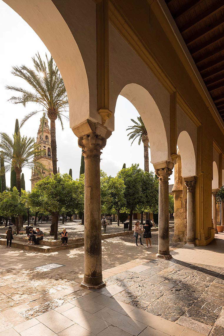moorish-architecture-mezquita-mosque-cathedral-cordoba-andalucia-spain