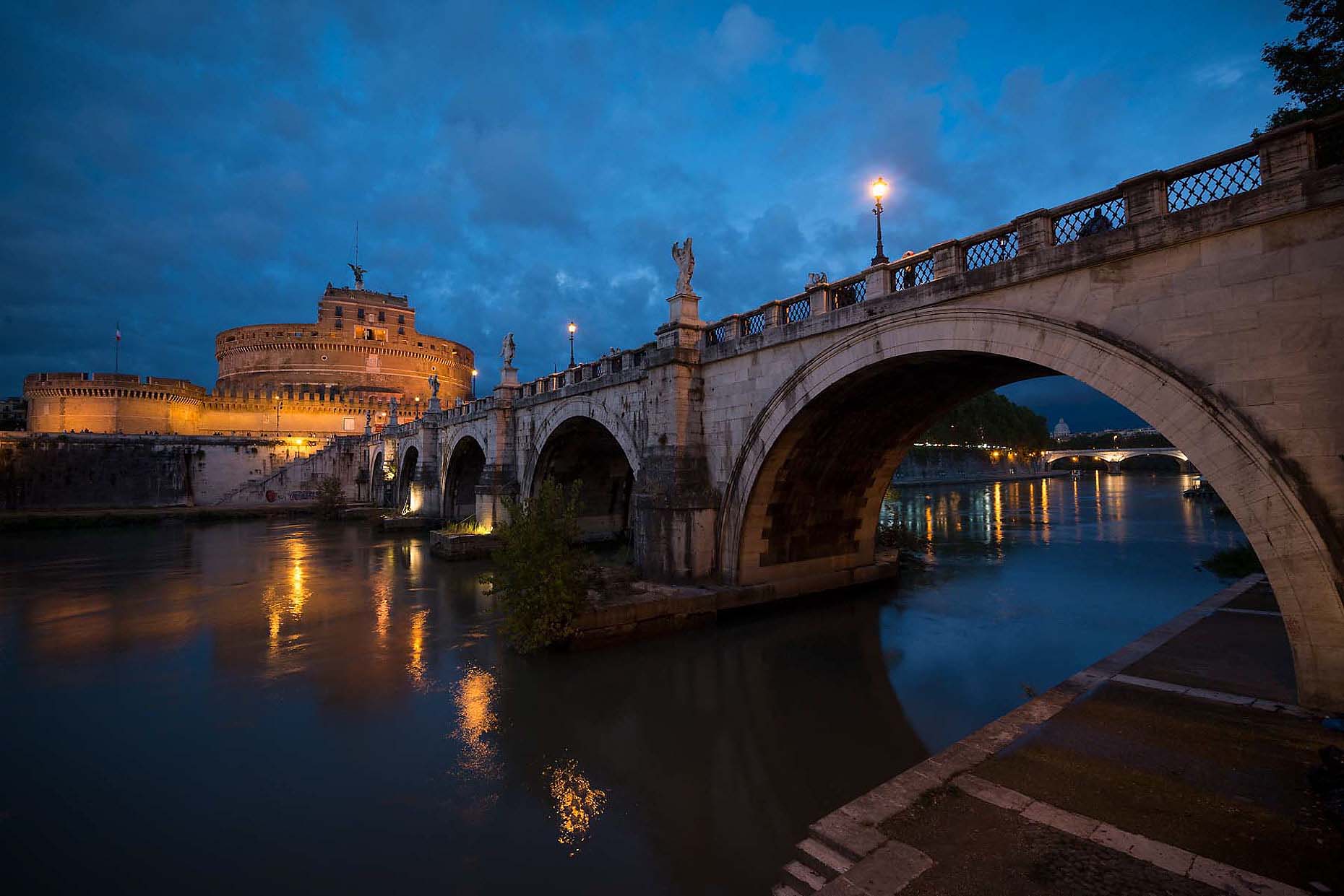 pont-angelo-castel-dusk-rome-architecture-italy-travel-30
