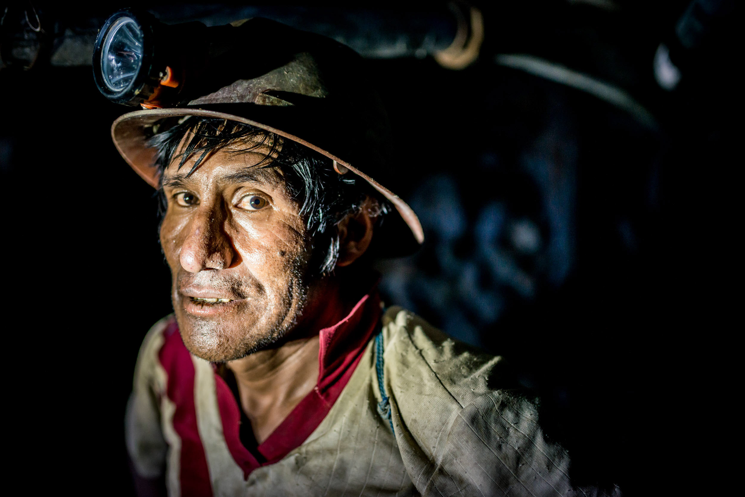 portrait-miner-cerro-rico-potosi-worker-bolivia