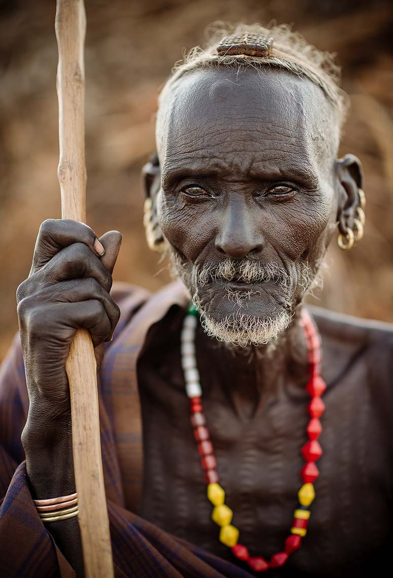 portrait-village-elder-afira-dassenech-tribe-omo-valley-ethiopia-16