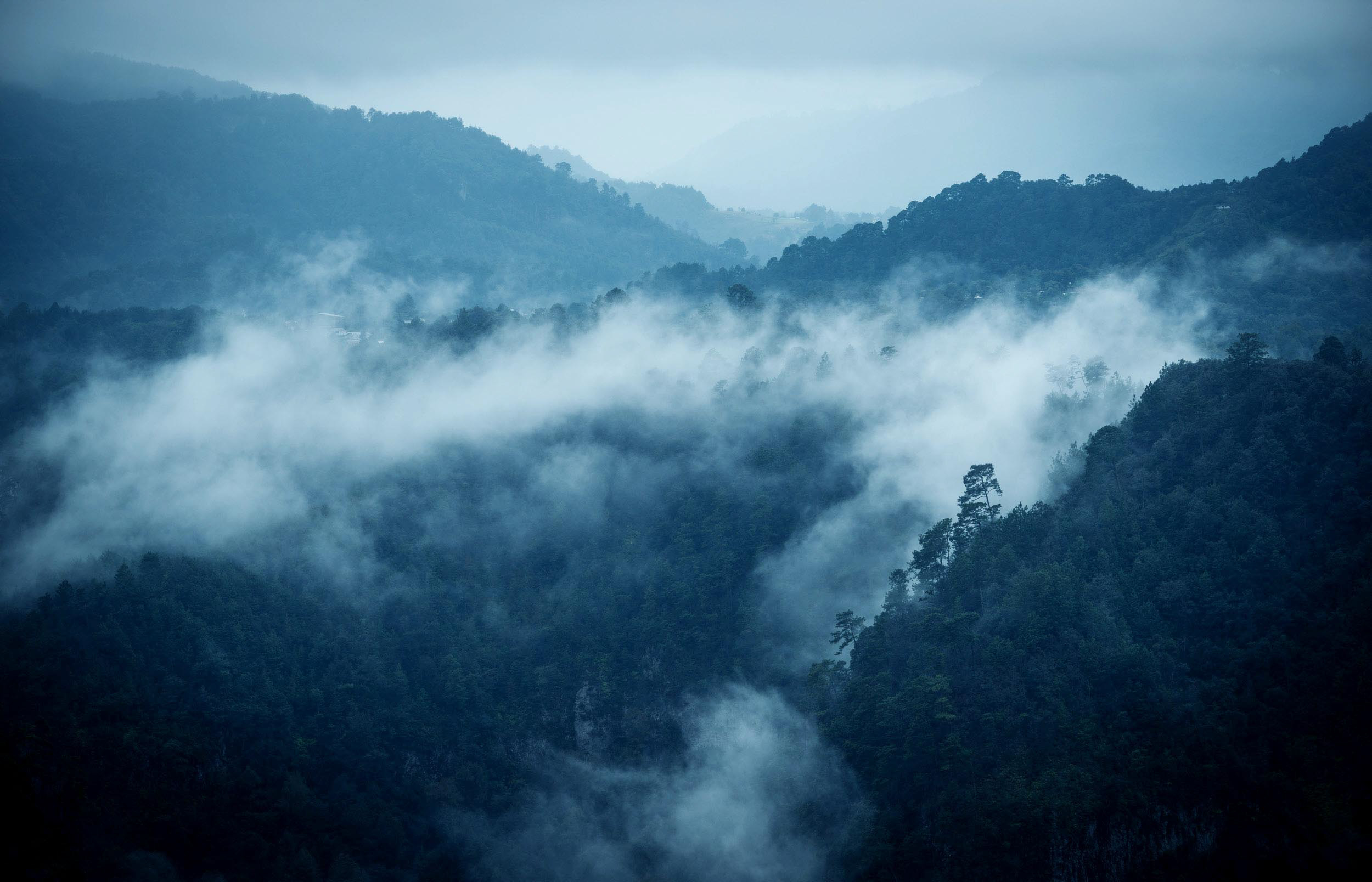 rainclouds-landscape-misty-cuetzalan-puebla-mexico