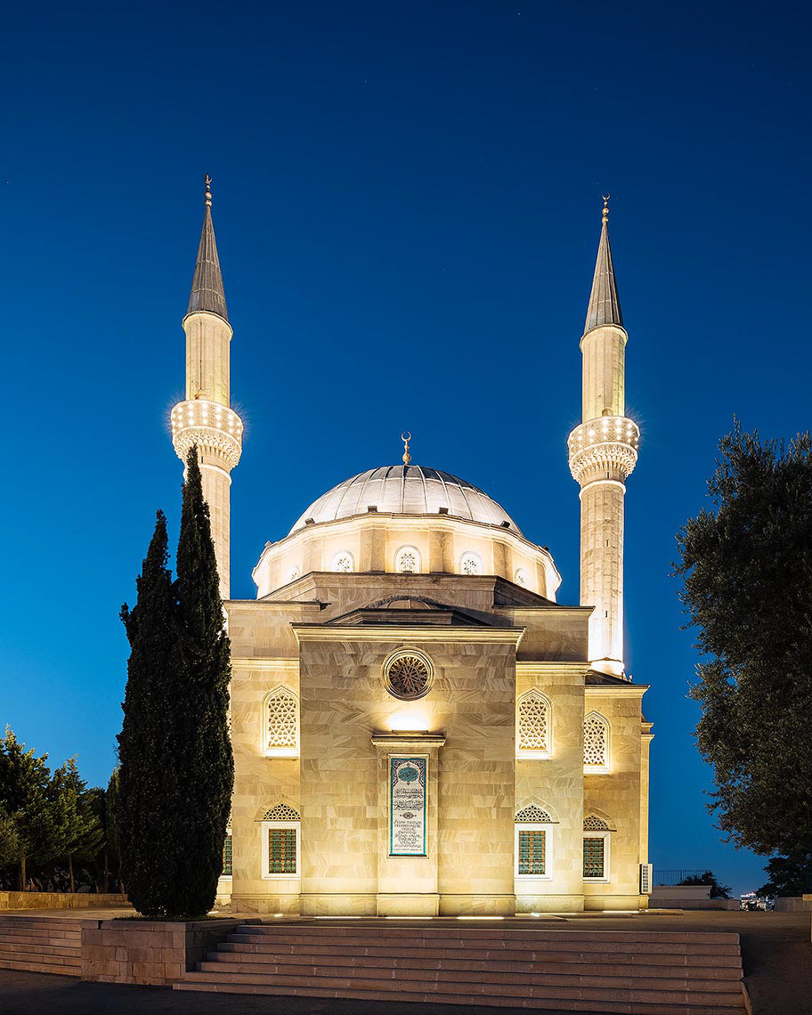 shahid-exterior-mosque-baku-night-twilight-azerbaijan