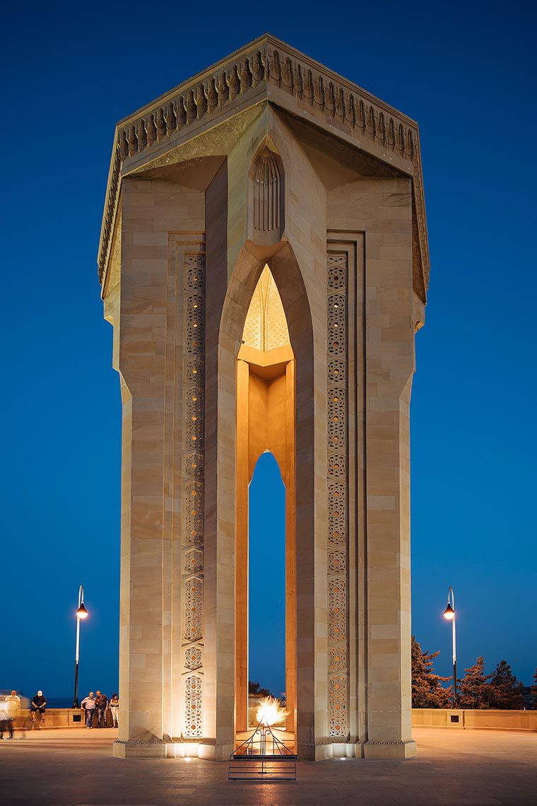 shahidlar-monument-exterior-architecture-baku-azerbaijan