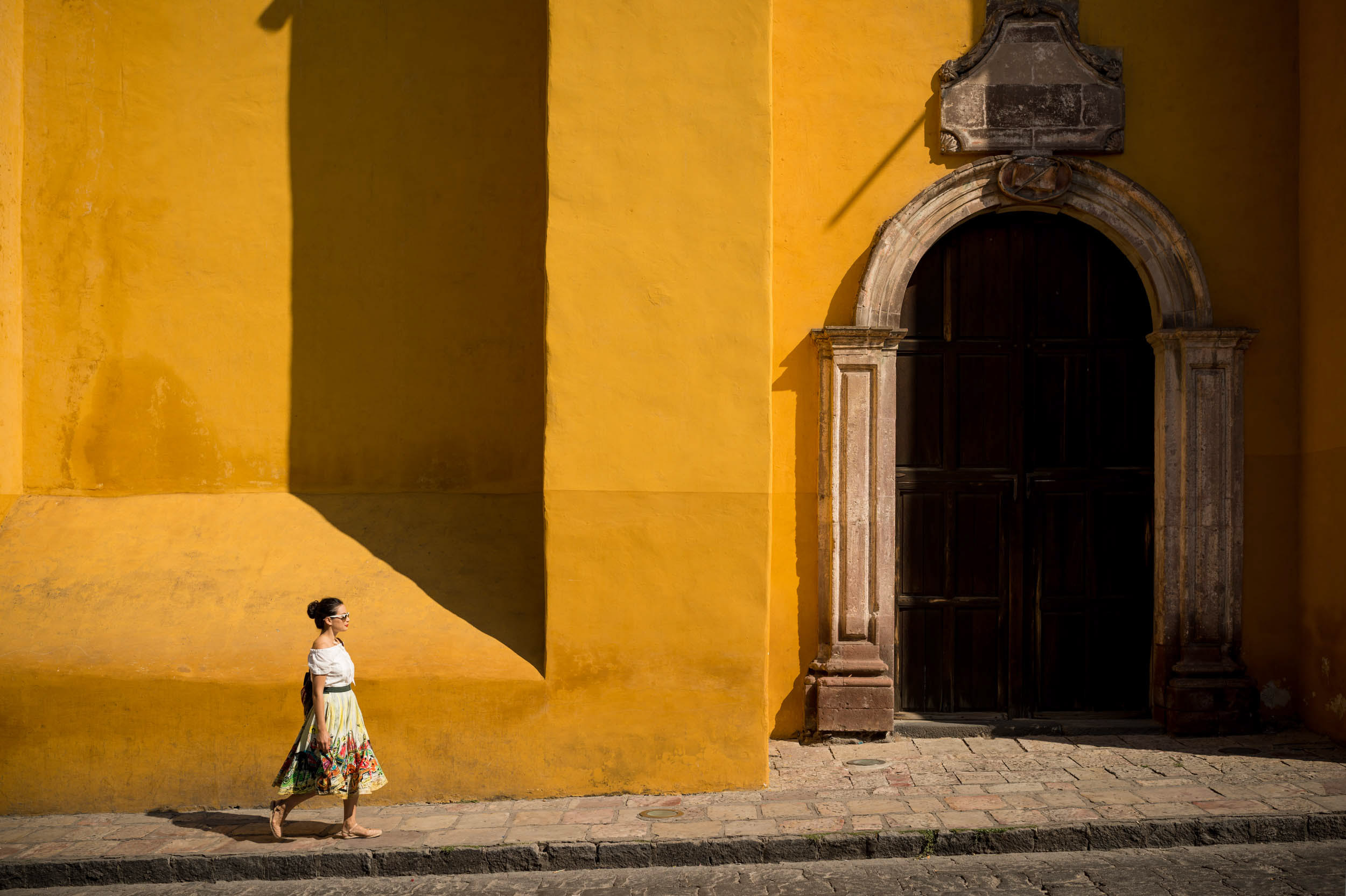 street-colour-yellow-amarelo-san-miguel-de-allende-guanajuato-mexico