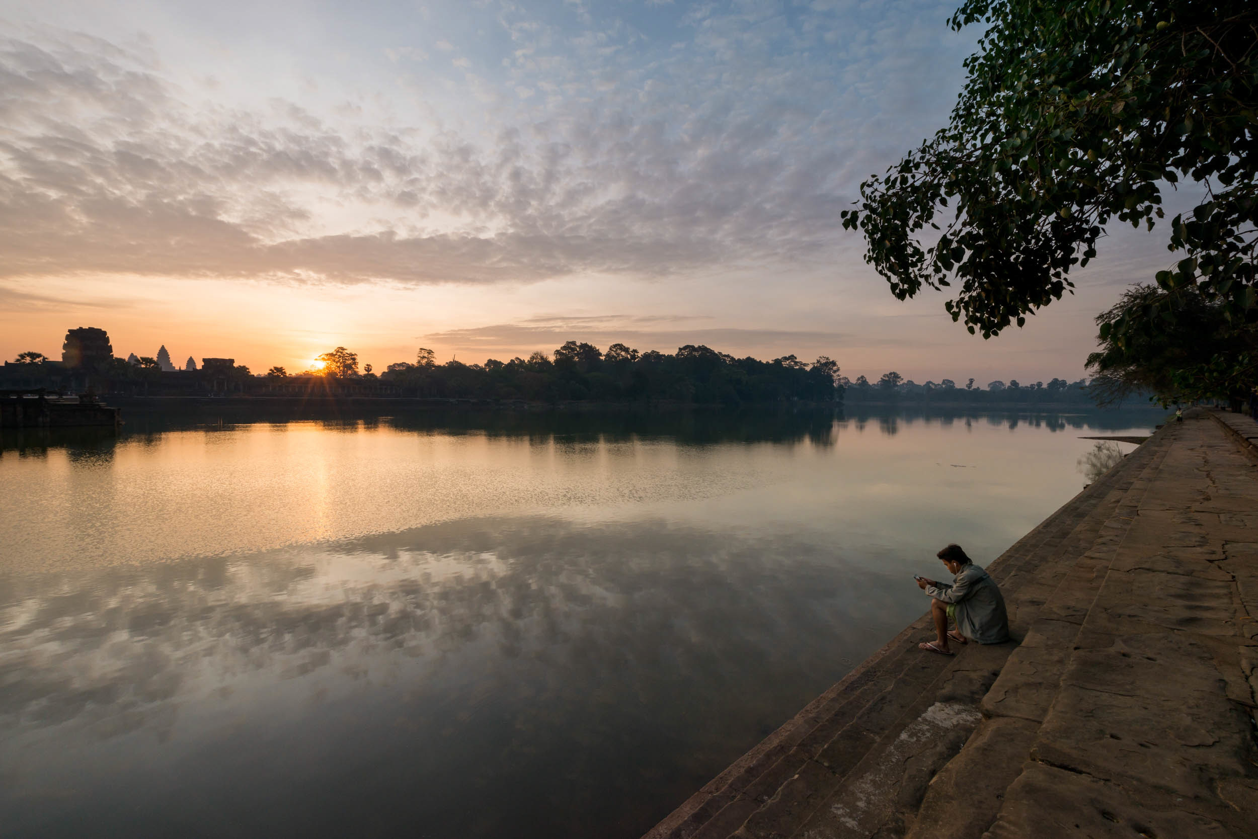 sunrise-river-travel-photography-angkor-siem-reap-cambodia
