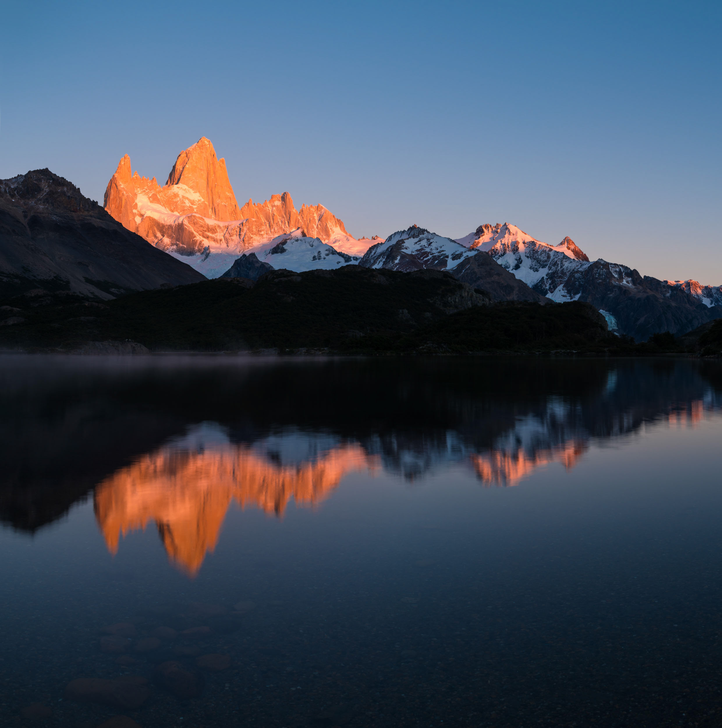 sunrise-tranquil-lake-capri-fitz-roy-patagonia-argentina-still-morning