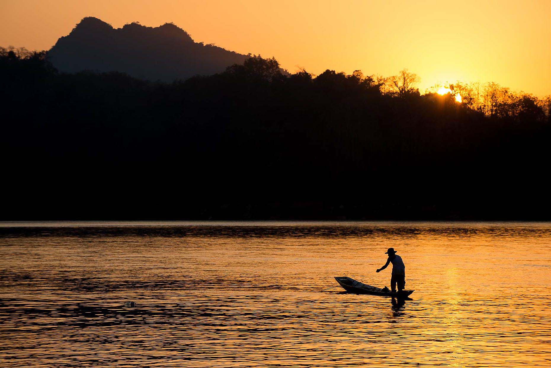 sunset-boat-mekong-river-luang-prabang-laos-asia-32
