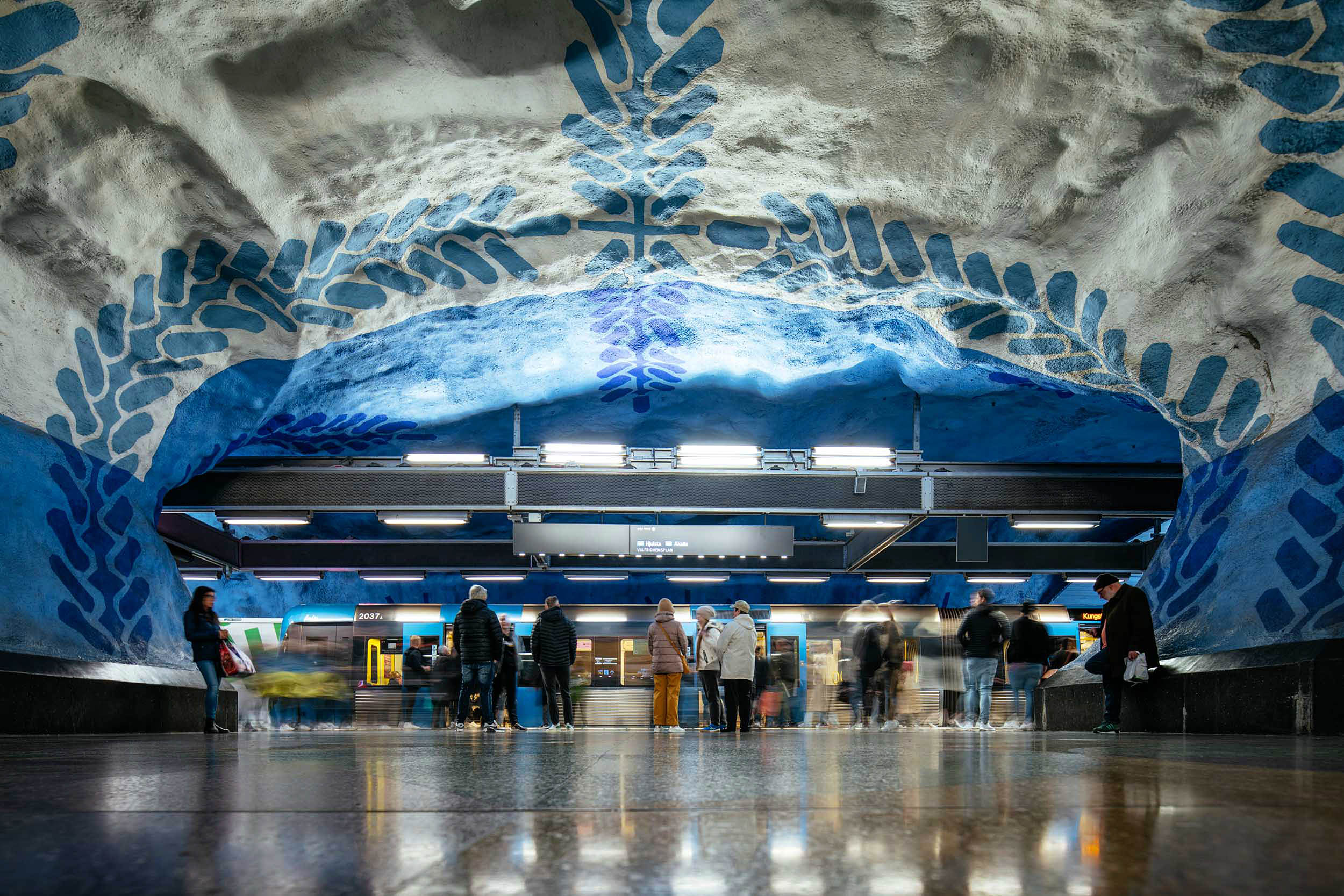 t-centralen_station_metro_underground_infrastructure_transport_stockholm_sweden