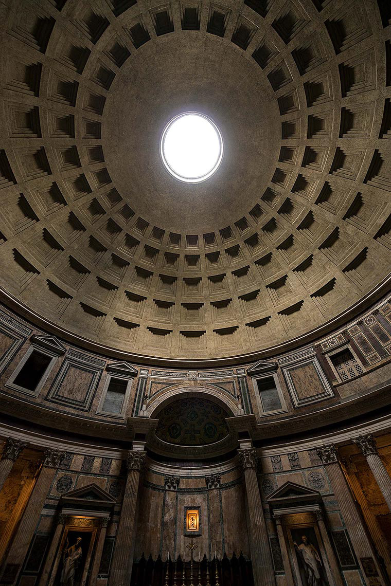 the-pantheon-interior-roman-architecture-rome-italy-travel