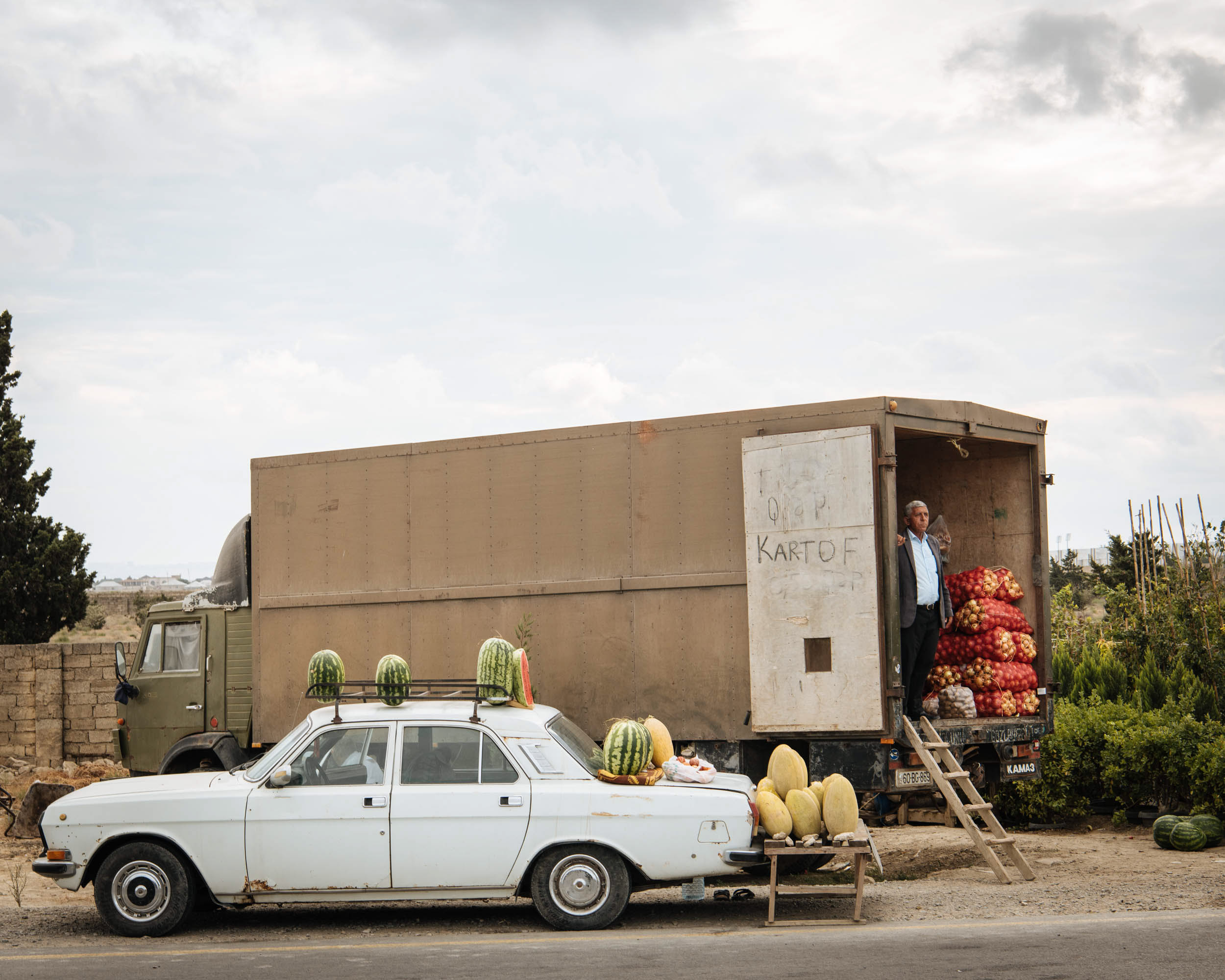 tradition-road-stall-watermelons-azerbaijan