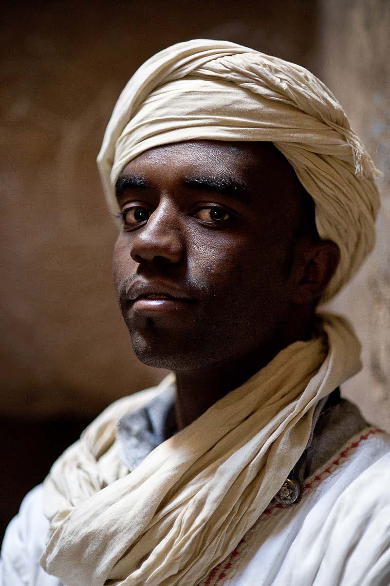 travel-photography-portrait-man-tamegroute-morocco-10