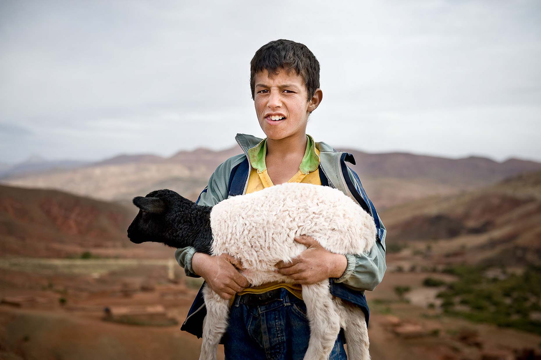 travel-portrait-boy-ouarzazate-morocco-04