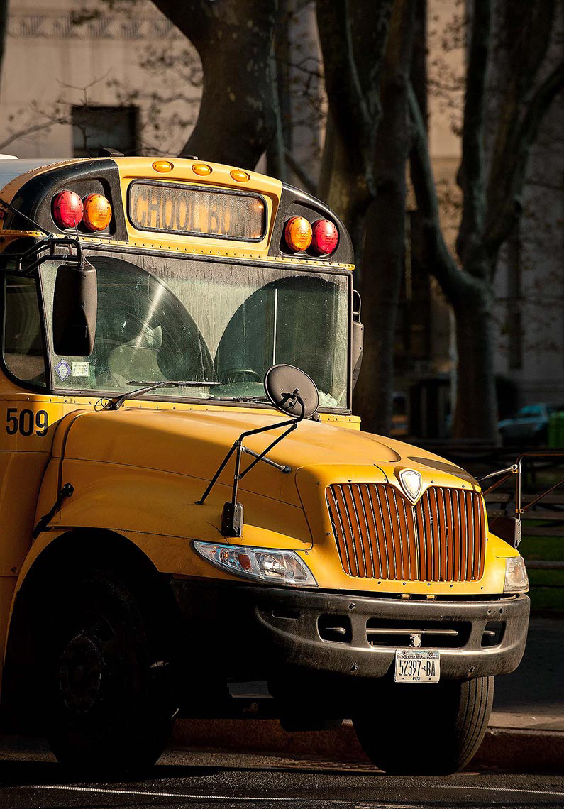 yellow-school-bus-transport-manhattan-new-york-city-usa-america