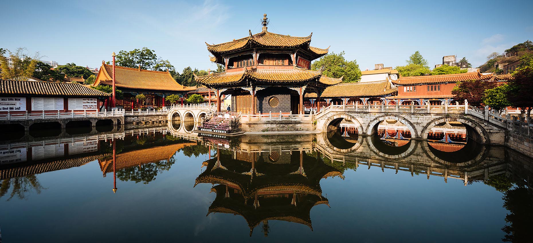 yuantong-buddhist-temple-reflection-kunming-yunnan-china-15